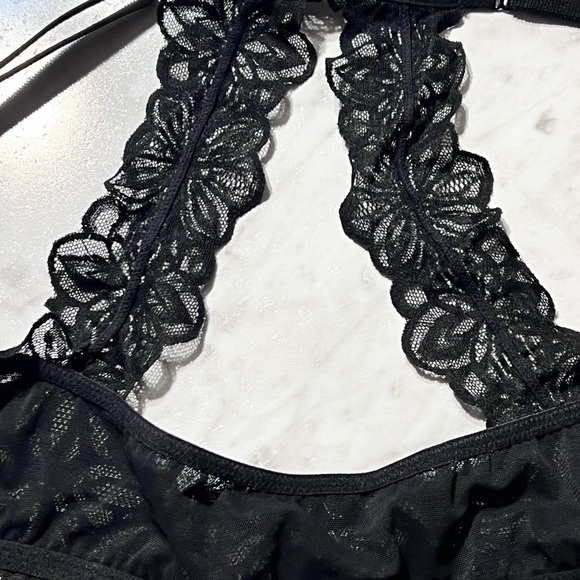 Victoria’s Secret PINK Lace Front Close Push Up Bra 34C Black Like New - Picture 8 of 10